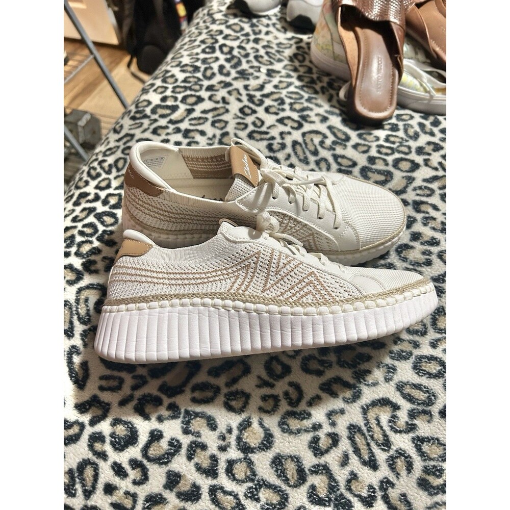 Sketchers Womens Wilshire Blvd Sneakers White & Tan Size 8 Casual Comfort Vegan - Picture 2 of 10